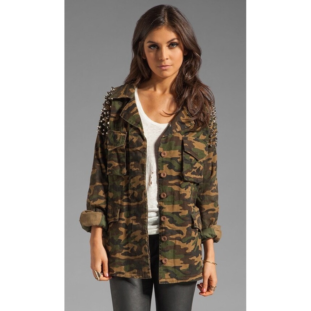 UNIF AWOL Studded shoulders lined button up jacket in camo woman Sz L